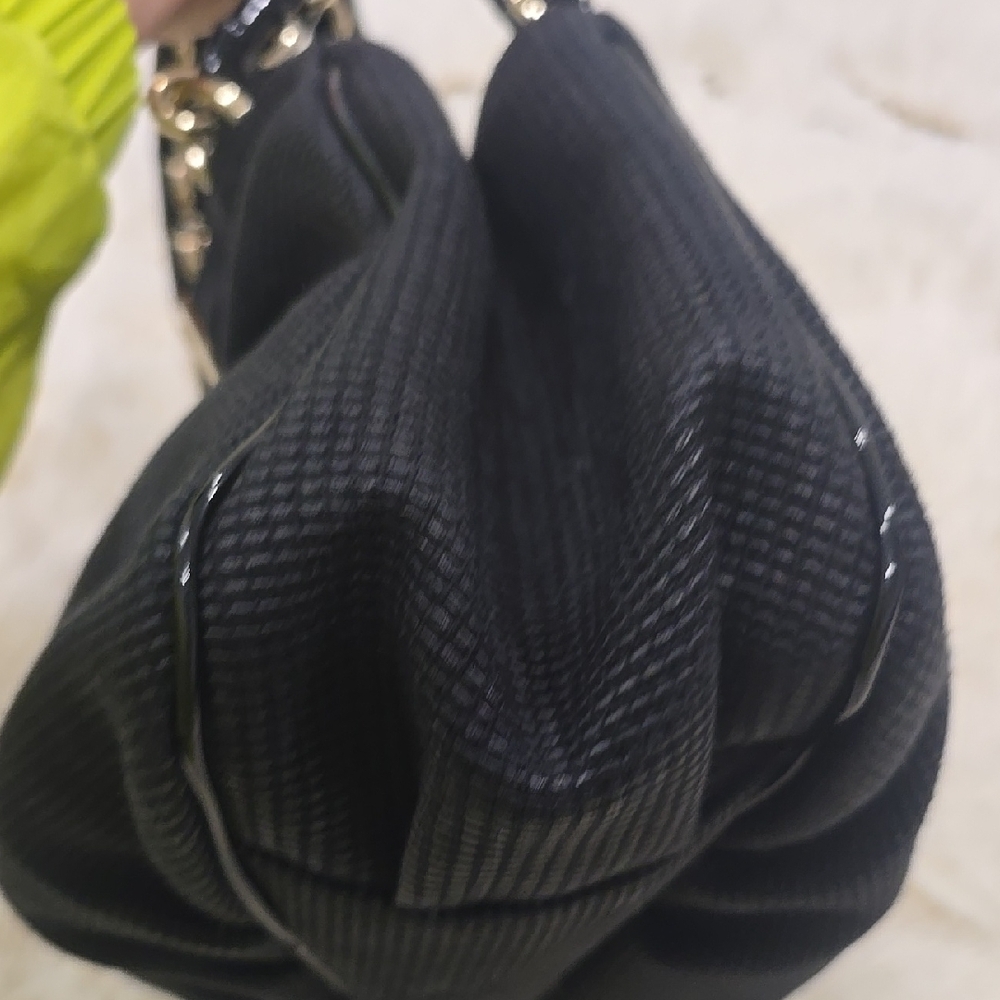 Elegant Black Handbag - Picture 12 of 13